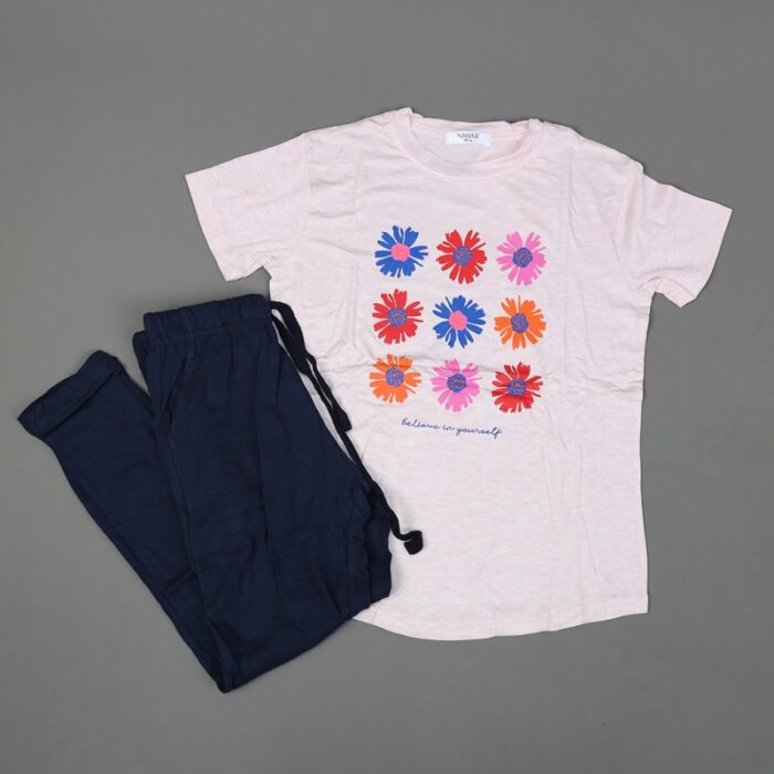 ⁦بجامة صيفية للأطفال لون زهري فاتح وكحلي بتصميم ورود⁩ - الصورة ⁦3⁩