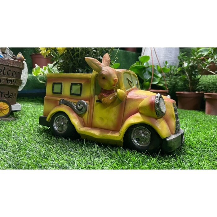 ⁦قوار سيارة الأرنب يضيء بالطاقة الشمسيه⁩ - الصورة ⁦2⁩