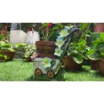 ⁦قوار العربة مع زهور مضيئة بالطاقة الشمسية⁩ - الصورة ⁦3⁩