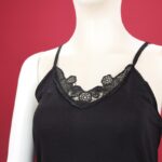 ⁦شباح داخلي (بروتيل) بحمالات رفيعة بتصميم دانتيل للنساء لون أسود⁩ - الصورة ⁦4⁩