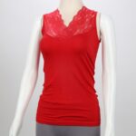 ⁦داخلي فانيلا شباح دانتيل بحمالات كتف عريضة للنساء لون أحمر⁩ - الصورة ⁦2⁩