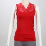 ⁦داخلي فانيلا شباح دانتيل بحمالات كتف عريضة للنساء لون أحمر⁩ - الصورة ⁦3⁩