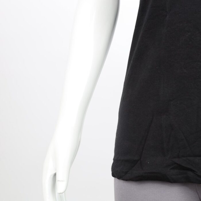 ⁦داخلي فانيلا دانتيل بحمالات كتف عريضة برخرفة دانتيل للنساء لون أسود⁩ - الصورة ⁦5⁩