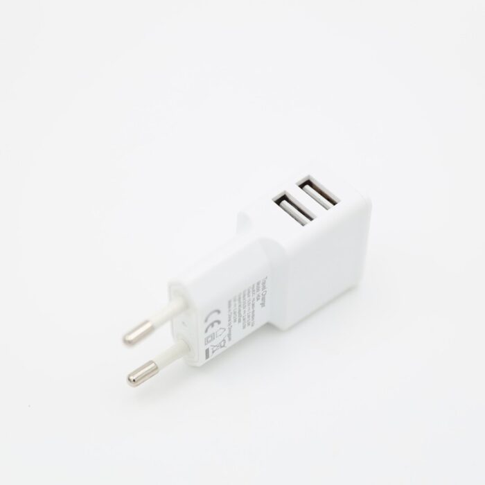 ⁦شاحن بمنفذين يو اس بي لون أبيض⁩ - الصورة ⁦3⁩