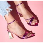 ⁦صندل جلد كعب للنساء لون بنفسجي لامع⁩ - الصورة ⁦2⁩