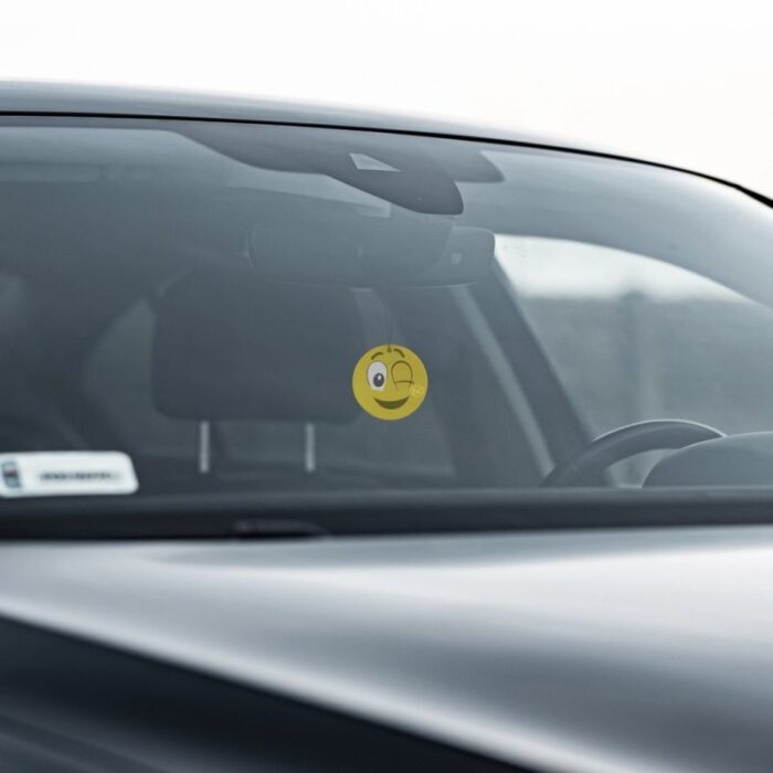 ⁦معطر ورقي بتصميم سمايل دائري من كيه 2 للسيارات برائحة ماندرين⁩ - الصورة ⁦6⁩