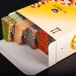 ⁦معطر ورقي بتصميم سمايل دائري من كيه 2 للسيارات برائحة ماندرين⁩ - الصورة ⁦7⁩