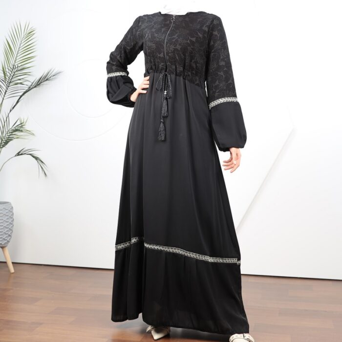 ⁦عباية بأكمام طويلة للنساء لون أسود⁩ - الصورة ⁦8⁩