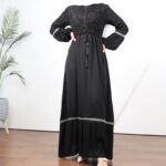 ⁦عباية بأكمام طويلة للنساء لون أسود⁩ - الصورة ⁦10⁩