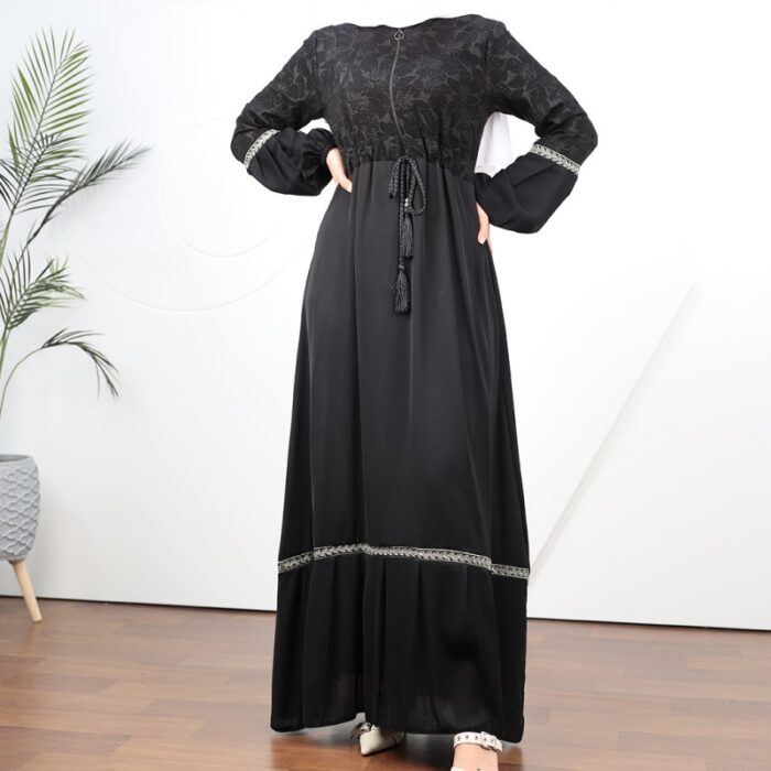 ⁦عباية بأكمام طويلة للنساء لون أسود⁩ - الصورة ⁦10⁩