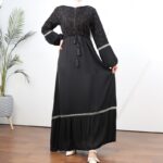 ⁦عباية بأكمام طويلة للنساء لون أسود⁩ - الصورة ⁦11⁩