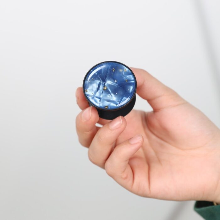 ⁦ستاند مقبض موبايل لاصق من 9 برو لون كحلي⁩ - الصورة ⁦3⁩