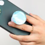 ⁦ستاند مقبض موبايل لاصق من 9 برو لون أزرق⁩ - الصورة ⁦2⁩