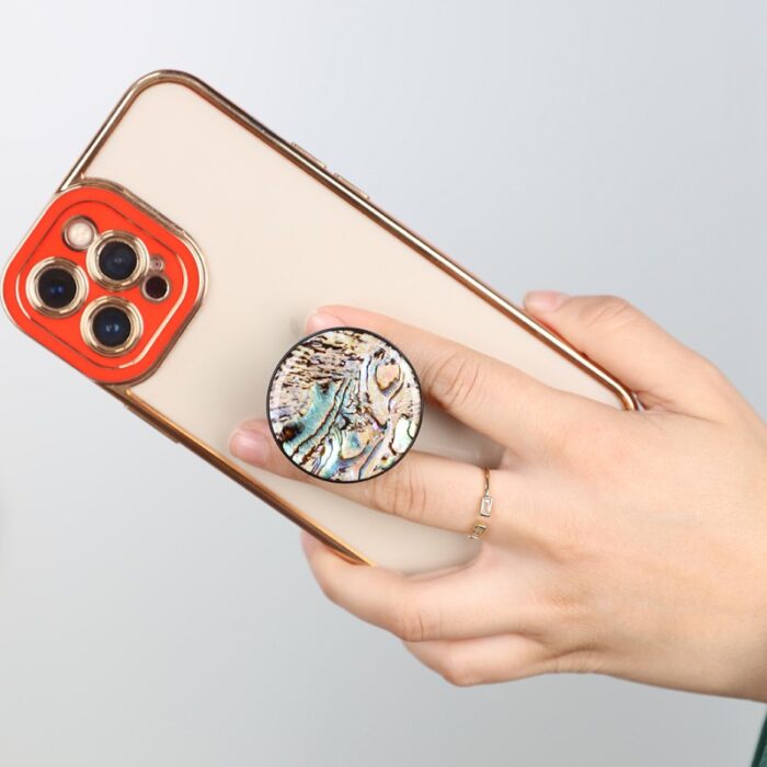 10333246_67dc430dcbc81 ستاند مقبض موبايل لاصق من 9 برو لون بيج وأسود مموه - الصورة 1