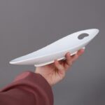 ⁦صحن بورسلان بتصميم شبه مستطيل حجم 30×8سم لون أبيض⁩ - الصورة ⁦2⁩