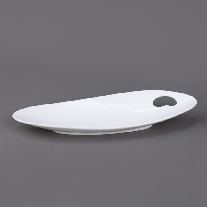 ⁦صحن بورسلان بتصميم شبه مستطيل حجم 30×8سم لون أبيض⁩ - الصورة ⁦4⁩