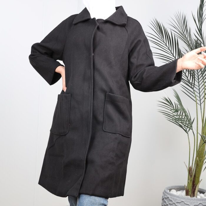 ⁦جاكيت شتوي جوخ طويل للنساء لون أسود⁩ - الصورة ⁦4⁩