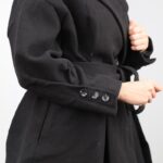 ⁦جاكيت شتوي جوخ للنساء لون أسود⁩ - الصورة ⁦4⁩