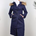 ⁦جاكيت شتوي جوخ طويل مع طاقية فرو بيج للنساء لون كحلي⁩ - الصورة ⁦7⁩