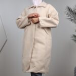 ⁦جاكيت شتوي جوخ طويل للنساء لون بيج فاتح⁩ - الصورة ⁦4⁩