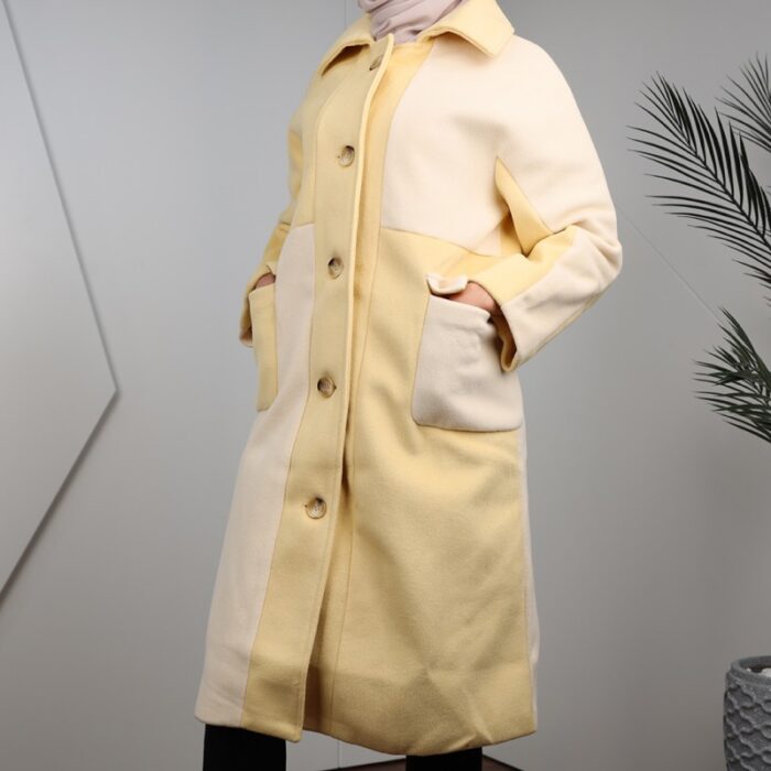 ⁦جاكيت شتوي جوخ للنساء لون بيج و أصفر⁩ - الصورة ⁦4⁩