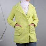 جاكيت شتوي جوخ للنساء لون فسفوري