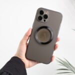 ⁦كفر جوال ايفون 12 برو ماكس مج سيف خفيف ومقاوم للصدمات مع حماية كاميرا ماركة FEEX⁩ - الصورة ⁦2⁩