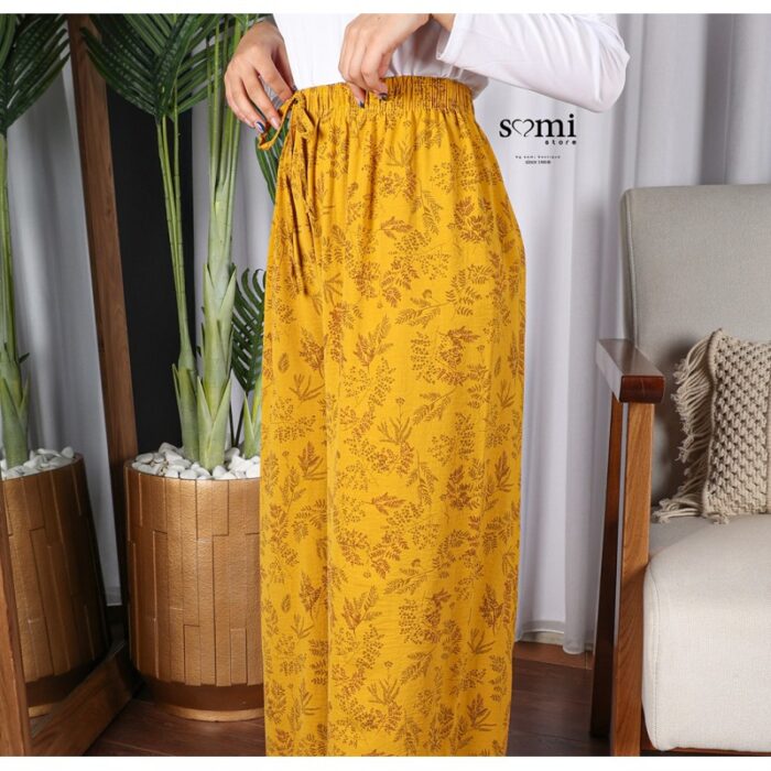 ⁦بنطلون فضفاض مع رباط للنساء لون كموني من Sami Boutique⁩ - الصورة ⁦2⁩