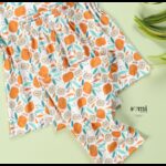 ⁦بجامة صيفية بأكمام قصيرة للنساء لون أبيض برسومات تفاح من Sami Boutique⁩ - الصورة ⁦2⁩