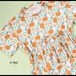 ⁦بجامة صيفية بأكمام قصيرة للنساء لون أبيض برسومات تفاح من Sami Boutique⁩ - الصورة ⁦3⁩