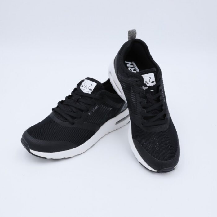 ⁦حذاء سول آند سول بأربطة لون أسود ونعل أبيض⁩ - الصورة ⁦9⁩