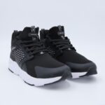 حذاء سول آند سول بأربطة للرجال لون أسود ونعل أبيض