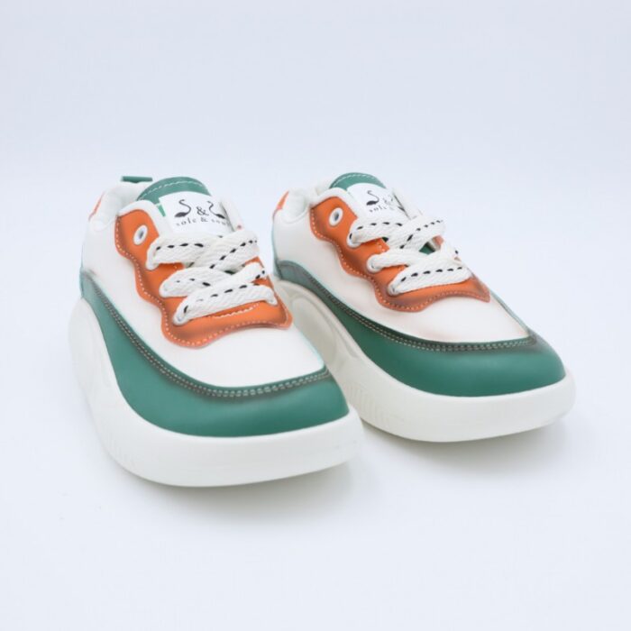 ⁦حذاء سول آند سول بأربطة للنساء لون أبيض وأخضر وبرتقالي⁩ - الصورة ⁦2⁩