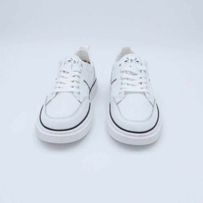 ⁦حذاء سول آند سول بأربطة للنساء لون أبيض وخطوط سوداء⁩ - الصورة ⁦2⁩