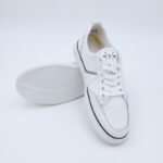 ⁦حذاء سول آند سول بأربطة للنساء لون أبيض وخطوط سوداء⁩ - الصورة ⁦9⁩