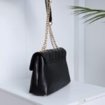 ⁦شنطة كتف لون اسود⁩ - الصورة ⁦3⁩