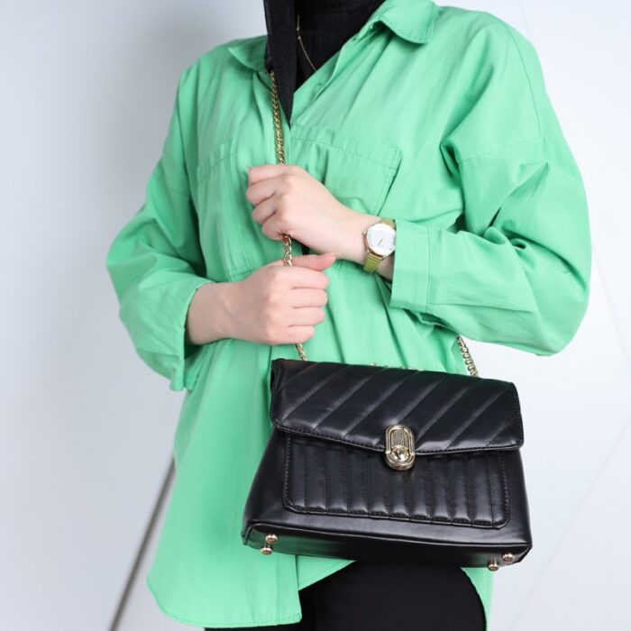 ⁦شنطة كتف لون اسود⁩ - الصورة ⁦4⁩