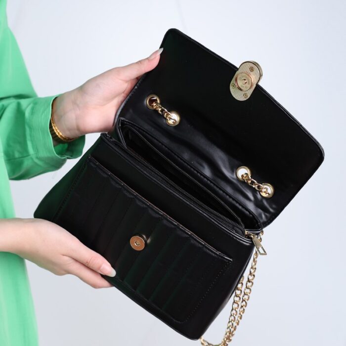 ⁦شنطة كتف لون اسود⁩ - الصورة ⁦6⁩