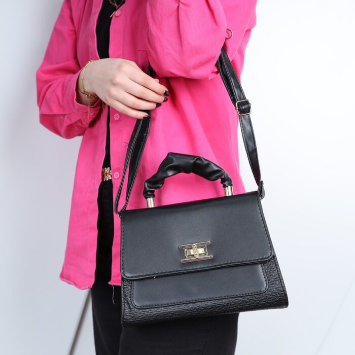 ⁦شنطة كتف لون اسود⁩ - الصورة ⁦4⁩