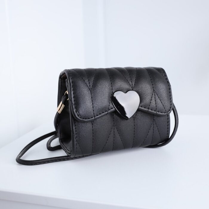 ⁦حقيبة يد للاطفال لون اسود⁩ - الصورة ⁦2⁩