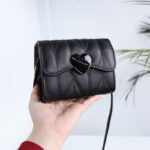 ⁦حقيبة يد للاطفال لون اسود⁩ - الصورة ⁦4⁩