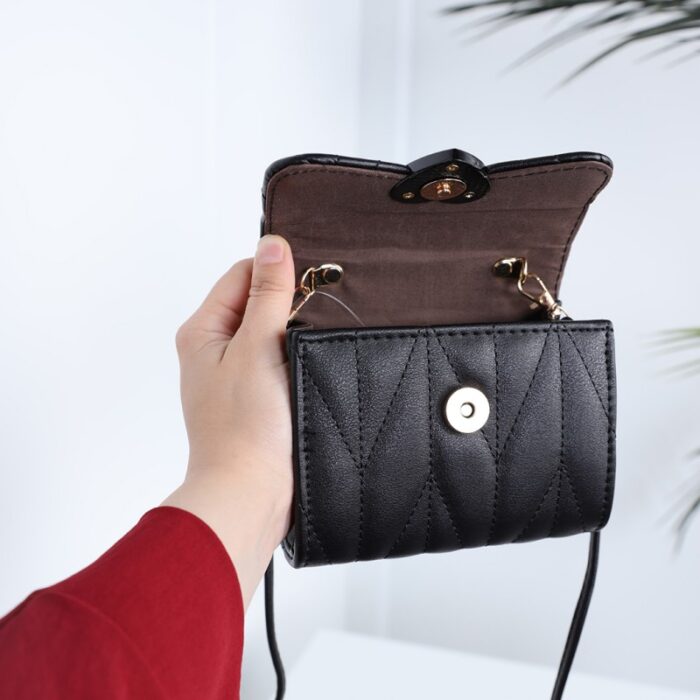 ⁦حقيبة يد للاطفال لون اسود⁩ - الصورة ⁦5⁩