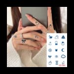 ⁦تاتو مؤقت بأشكال مختلفة 18.2*11.2 سم لون أزرق بتصميم لمبة وفراولة⁩ - الصورة ⁦2⁩