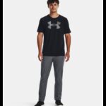 ⁦Under Armour Men's UA Big Logo Fill Short Sleeve T-shirt-تيشيرت اندر ارمور بيج لوجو فيل للرجال لون أسود⁩ - الصورة ⁦3⁩