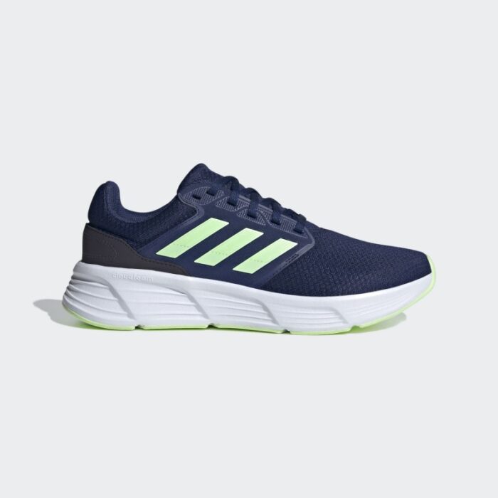 ⁦حذاء اديداس جلاكسي 6 للرجال لون أزرق ونعل أبيض-adidas Mens' Galaxy 6 Shoes - Blue⁩ - الصورة ⁦20⁩