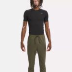 تيشيرت ريبوك لوجو ديتيل للرجال لون أسود- Reebok Men' Logo-Detail Compression T-Shirt