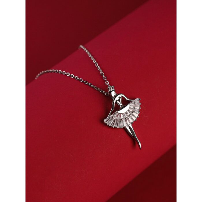10334662_67dc4afc5b329 سلسال فضي زركون بتصميم راقصة باليه - الصورة 1