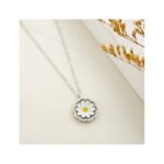 ⁦سلسال فضي بتصميم وردة لون أبيض وأصفر⁩ - الصورة ⁦2⁩