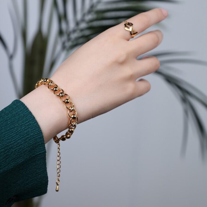 ⁦سوار ذهبي بلدي بتصميم حلقات⁩ - الصورة ⁦2⁩