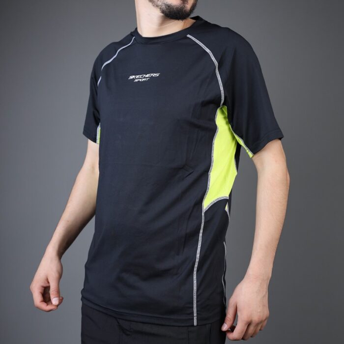 ⁦تيشيرت سكيتشرز قطنية للرجال لون اسود⁩ - الصورة ⁦2⁩